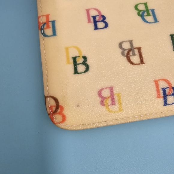 Vintage Dooney & Bourke Wristlet with Rainbow Zipper - Picture 5 of 8